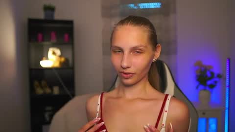 Snapshot of emmie_murray chatting on 28, 6, 2026 Emmie online show from 28, 6, 2026