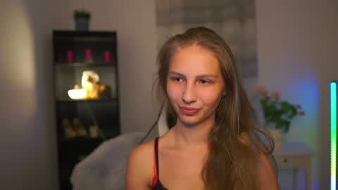 Snapshot of emmie_murray chatting on 4, 7, 2026 Emmie online show from 4, 7, 2026