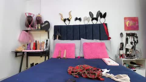 Snapshot of emmily_giraldo chatting on 14, 7, 2026 online show from 14, 7, 2026