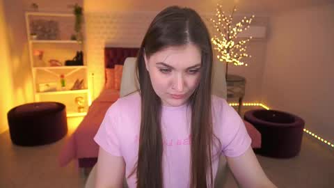 E M M Y online show from 21, 4, 2026