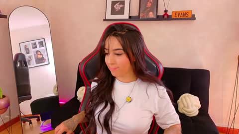 Snapshot of emmyevans1 chatting on 2, 3, 2026 Emmy Evans online show from 2, 3, 2026