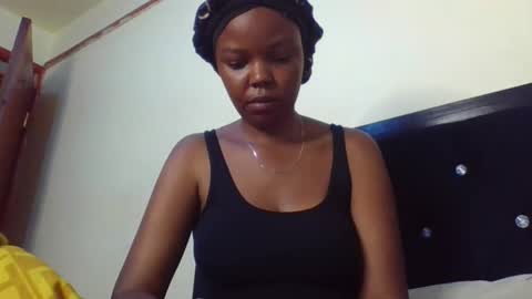 Snapshot of empressvee25 chatting on 5, 4, 2026 empress online show from 5, 4, 2026