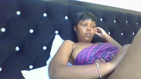 Snapshot of empressvee25 chatting on 5, 4, 2026 empress online show from 5, 4, 2026