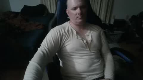 Snapshot of emsguy1 chatting on 28, 4, 2026 Matt online show from 28, 4, 2026