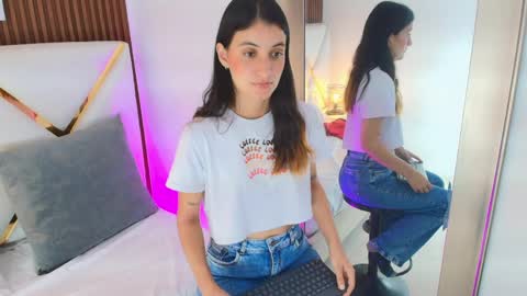 EMY FERRER online show from 21, 4, 2026