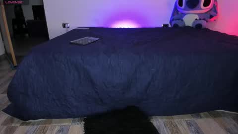 Im Emily would you like to help me reach 100  online show from 6, 10, 2025