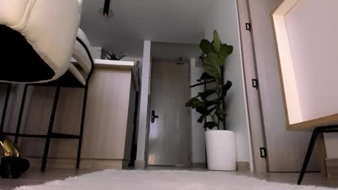 emyconneer online show from 18, 2, 2025