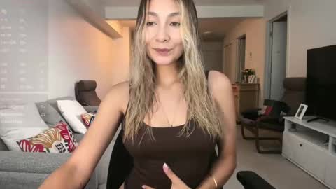 emyconneer online show from 10, 9, 2025