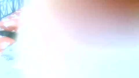 Snapshot of encantadats chatting on 5, 3, 2025 CHUN LY online show from 5, 3, 2025