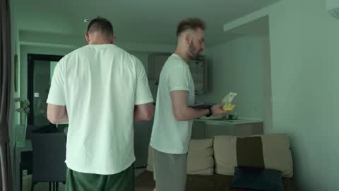 Snapshot of enjohnny chatting on 8, 2, 2026 Johnny online show from 8, 2, 2026