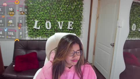 Enma clark online show from 4, 12, 2024