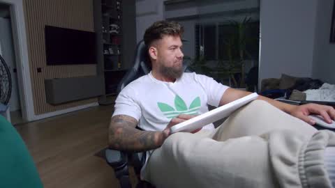 Erik online show from 3, 2, 2025