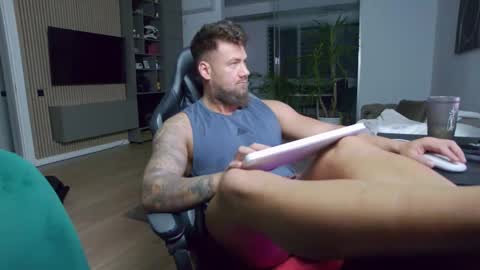 Erik online show from 10, 2, 2025