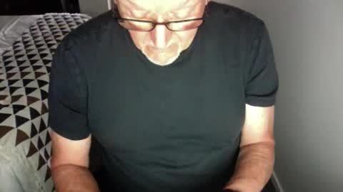 Snapshot of enzed2 chatting on 19, 5, 2026 enzed2 online show from 19, 5, 2026