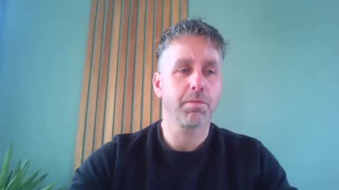 Snapshot of enzoenzo7 chatting on 5, 3, 2025 Enzos Massive Cock online show from 5, 3, 2025