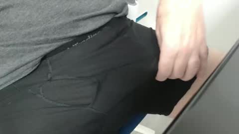 Snapshot of eric100eric100 chatting on 10, 11, 2025 eric100eric100 online show from 10, 11, 2025