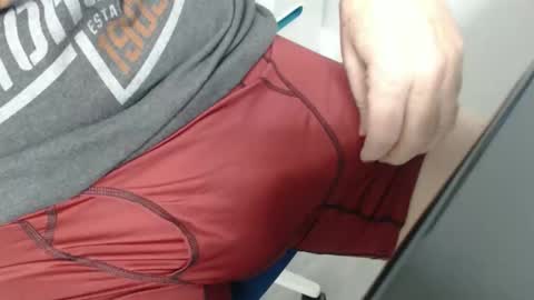 Snapshot of eric100eric100 chatting on 17, 11, 2025 eric100eric100 online show from 17, 11, 2025