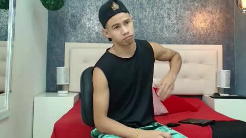 Snapshot of erick_zhimerman chatting on 2, 2, 2026 online show from 2, 2, 2026