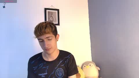 Snapshot of erik_golden_ chatting on 16, 7, 2026 I am Erik online show from 16, 7, 2026