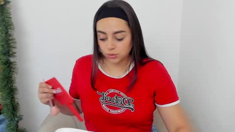 Snapshot of erika_mendez1 chatting on 20, 12, 2024 Erika Mendez online show from 20, 12, 2024