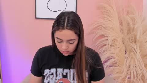 Snapshot of erika_mendez1 chatting on 21, 2, 2025 Erika Mendez online show from 21, 2, 2025