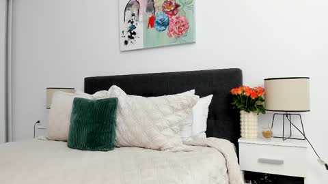 Erika online show from 3, 3, 2025