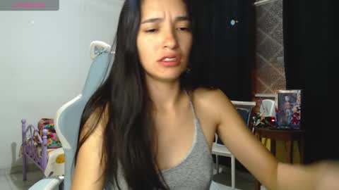 erina_1 online show from 17, 12, 2024