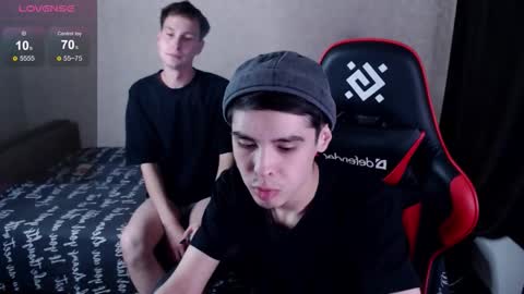 Snapshot of ernestwong chatting on 8, 11, 2025 Erny online show from 8, 11, 2025