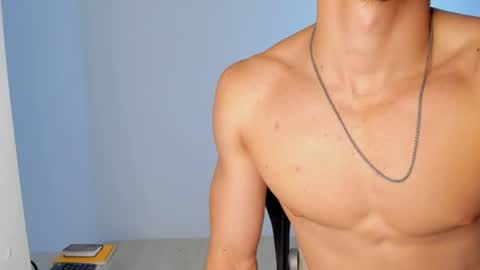 Snapshot of eros_becker_ chatting on 6, 5, 2026 eros_becker_ online show from 6, 5, 2026
