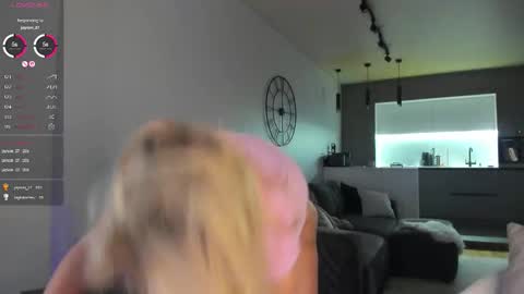 Snapshot of erotic__blondie chatting on 17, 2, 2026 3 PVT open online show from 17, 2, 2026