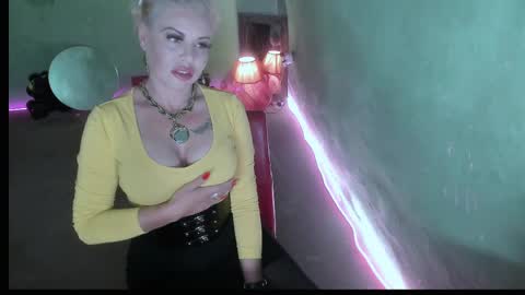 Eve online show from 10, 4, 2026