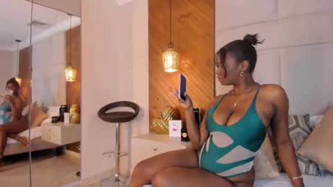 Snapshot of eroticalana_ chatting on 6, 2, 2026 Alana online show from 6, 2, 2026