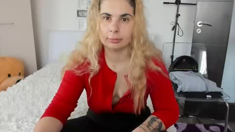 eroticsensualkitty4u online show from 7, 1, 2025