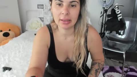 eroticsensualkitty4u online show from 24, 10, 2025