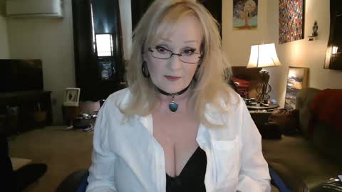 Snapshot of eroticsiren2 chatting on 15, 2, 2025 EroticSiren2 online show from 15, 2, 2025
