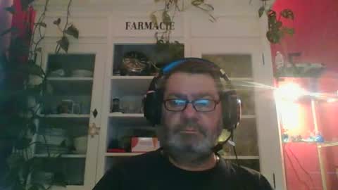 Erwins room welcome sound on online show from 6, 1, 2025