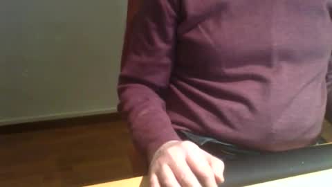Snapshot of esclavo_hot chatting on 5, 12, 2025 esclavo_hot online show from 5, 12, 2025