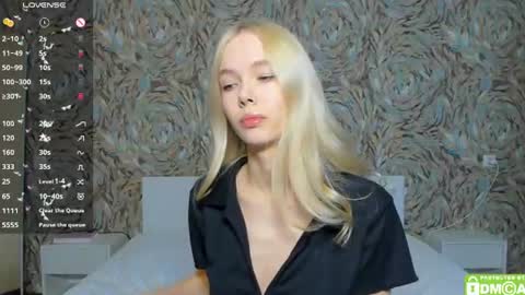 Snapshot of eshcka chatting on 25, 6, 2026 Megan and Brad online show from 25, 6, 2026