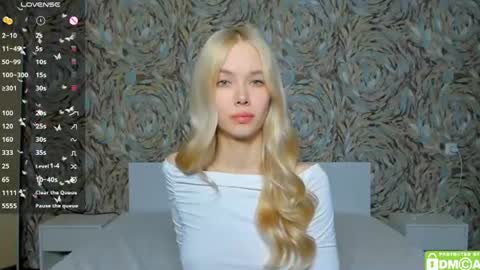 Snapshot of eshcka chatting on 18, 7, 2026 Megan and Brad online show from 18, 7, 2026