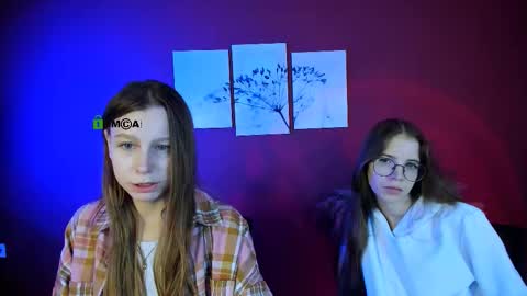 esme_moore_ online show from 20, 10, 2025