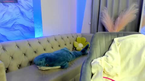 Snapshot of esme_runn chatting on 10, 11, 2025 Esme Runn online show from 10, 11, 2025