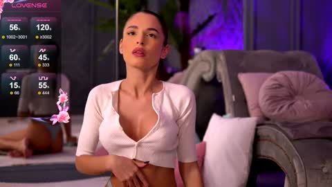 Snapshot of esmeainsley chatting on 10, 12, 2024 Raluca online show from 10, 12, 2024