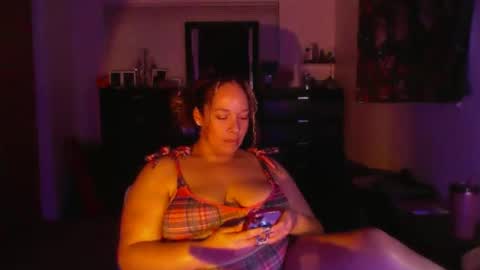 Esme Luv online show from 14, 10, 2025