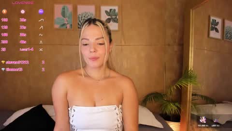 Esmeralda G online show from 12, 3, 2025