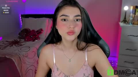 Esmeralda online show from 10, 5, 2026