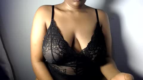 Snapshot of esmeray_ chatting on 27, 6, 2026 Esme online show from 27, 6, 2026