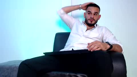 Esteban Fernandez online show from 2, 11, 2025