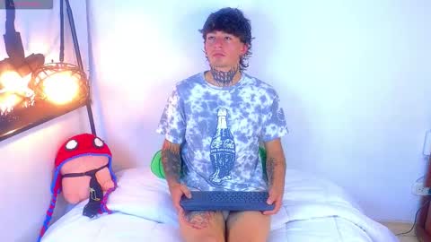 Esteban independent model online show from 11, 9, 2025