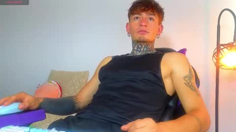 Esteban independent model online show from 27, 11, 2025