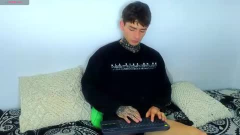 Esteban independent model online show from 16, 7, 2026